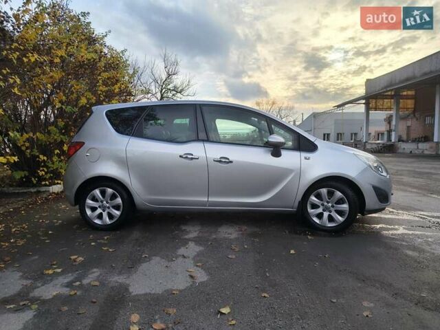 Серый Опель Мерива, объемом двигателя 1.69 л и пробегом 192 тыс. км за 7999 $, фото 1 на Automoto.ua