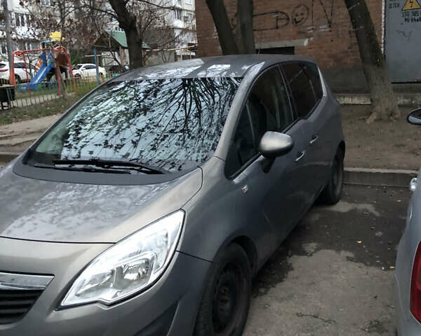 Серый Опель Мерива, объемом двигателя 1.25 л и пробегом 310 тыс. км за 7200 $, фото 3 на Automoto.ua