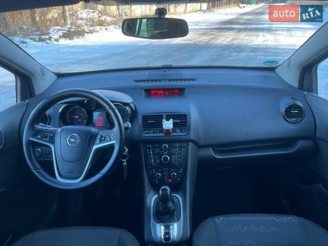 Серый Опель Мерива, объемом двигателя 1.3 л и пробегом 223 тыс. км за 6799 $, фото 12 на Automoto.ua
