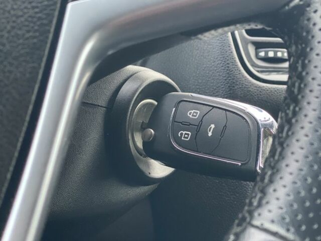 Сірий Опель Меріва, об'ємом двигуна 1.4 л та пробігом 220 тис. км за 4900 $, фото 14 на Automoto.ua