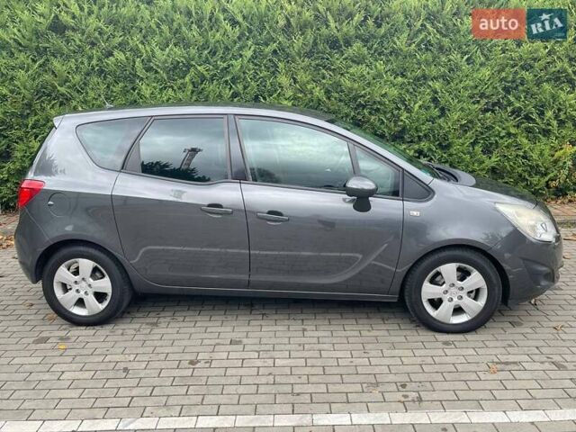 Серый Опель Мерива, объемом двигателя 1.3 л и пробегом 223 тыс. км за 6800 $, фото 7 на Automoto.ua