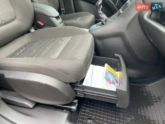 Серый Опель Мерива, объемом двигателя 1.3 л и пробегом 223 тыс. км за 6800 $, фото 30 на Automoto.ua