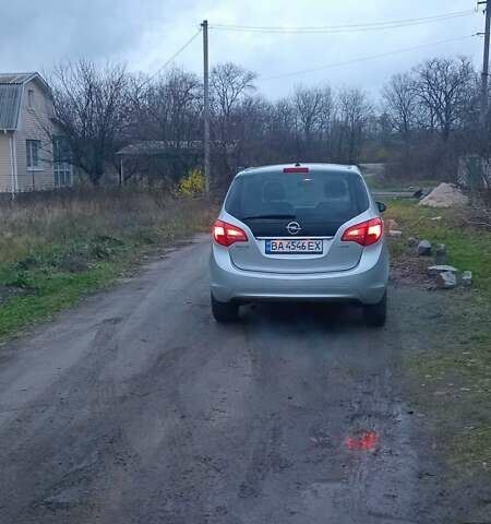 Серый Опель Мерива, объемом двигателя 1.7 л и пробегом 135 тыс. км за 7500 $, фото 2 на Automoto.ua