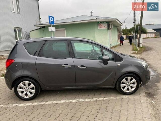 Серый Опель Мерива, объемом двигателя 1.36 л и пробегом 190 тыс. км за 8250 $, фото 4 на Automoto.ua