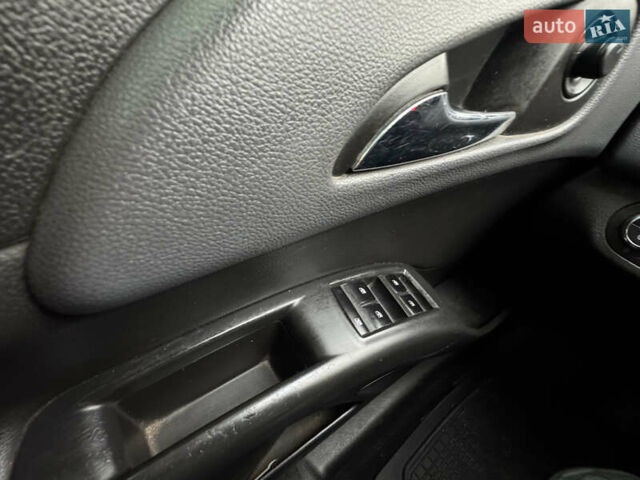 Серый Опель Мерива, объемом двигателя 1.25 л и пробегом 360 тыс. км за 4800 $, фото 11 на Automoto.ua