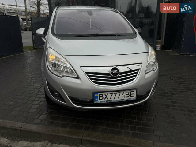 Серый Опель Мерива, объемом двигателя 1.25 л и пробегом 360 тыс. км за 4800 $, фото 2 на Automoto.ua