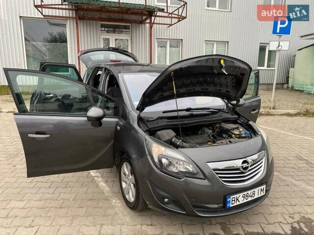 Серый Опель Мерива, объемом двигателя 1.36 л и пробегом 190 тыс. км за 8250 $, фото 8 на Automoto.ua