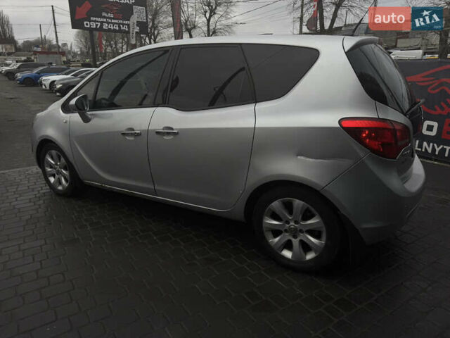 Серый Опель Мерива, объемом двигателя 1.25 л и пробегом 360 тыс. км за 4800 $, фото 6 на Automoto.ua