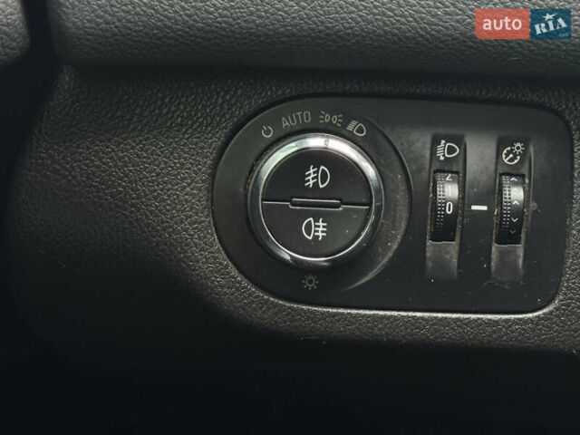 Серый Опель Мерива, объемом двигателя 1.25 л и пробегом 360 тыс. км за 4800 $, фото 10 на Automoto.ua