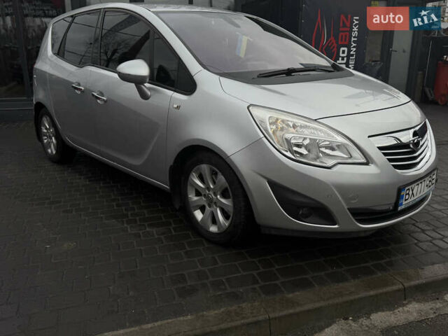 Серый Опель Мерива, объемом двигателя 1.25 л и пробегом 360 тыс. км за 4800 $, фото 3 на Automoto.ua