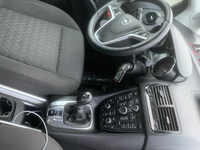 Серый Опель Мерива, объемом двигателя 1.4 л и пробегом 143 тыс. км за 7250 $, фото 7 на Automoto.ua