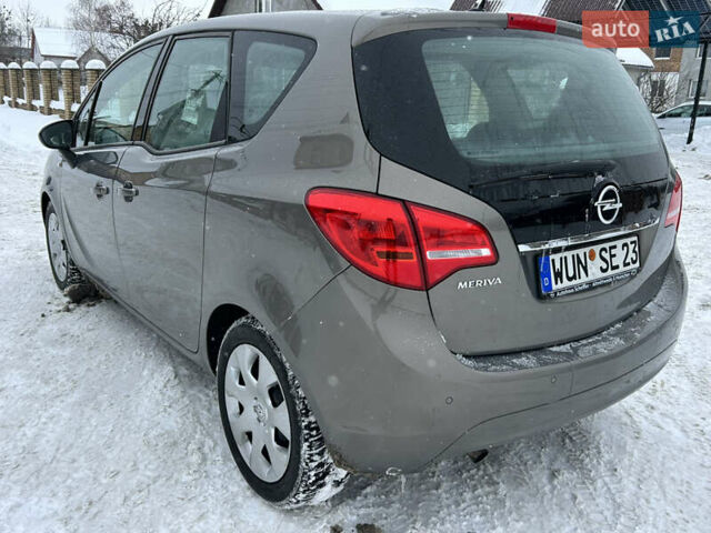 Серый Опель Мерива, объемом двигателя 1.4 л и пробегом 170 тыс. км за 8500 $, фото 7 на Automoto.ua