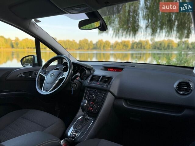 Сірий Опель Меріва, об'ємом двигуна 1.4 л та пробігом 178 тис. км за 8200 $, фото 12 на Automoto.ua