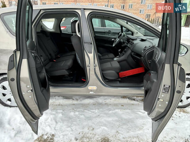 Серый Опель Мерива, объемом двигателя 1.4 л и пробегом 170 тыс. км за 8500 $, фото 13 на Automoto.ua