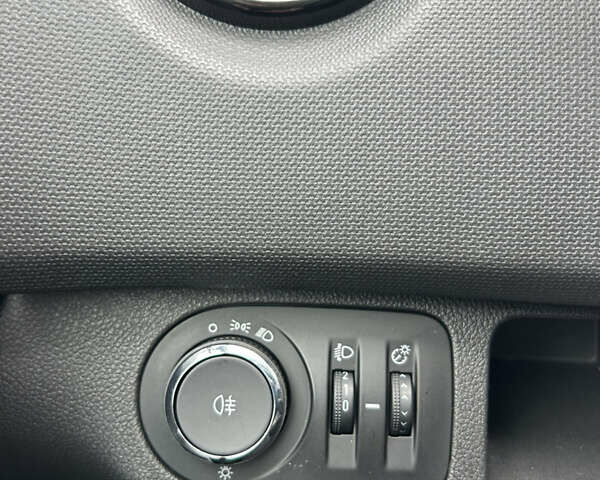 Серый Опель Мерива, объемом двигателя 1.4 л и пробегом 170 тыс. км за 8500 $, фото 10 на Automoto.ua