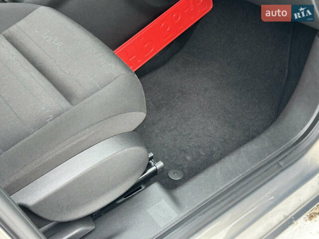 Серый Опель Мерива, объемом двигателя 1.4 л и пробегом 170 тыс. км за 8500 $, фото 17 на Automoto.ua