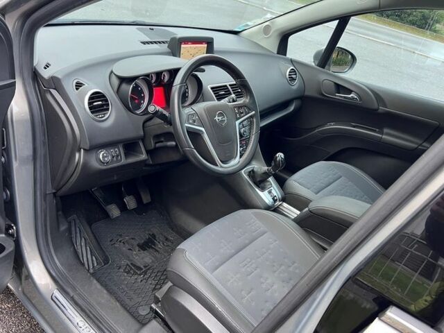 Серый Опель Мерива, объемом двигателя 1.6 л и пробегом 160 тыс. км за 8000 $, фото 10 на Automoto.ua