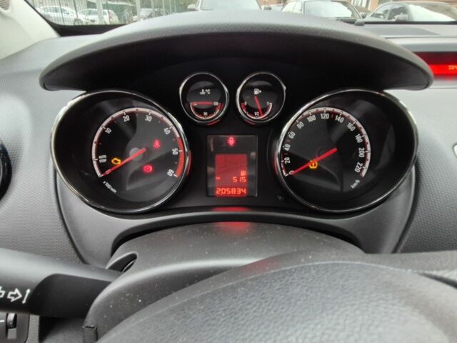 Опель Мерива 2015 в Ирпене на Automoto.ua Серый Опель Мерива, объемом двигателя 1.6 л и пробегом 206 тыс. км за 7400 $, фото 4 на Automoto.ua