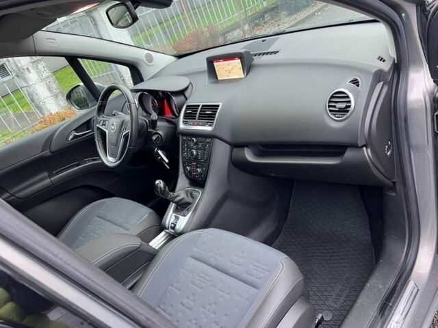 Серый Опель Мерива, объемом двигателя 1.6 л и пробегом 160 тыс. км за 8000 $, фото 15 на Automoto.ua