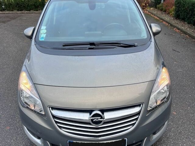 Серый Опель Мерива, объемом двигателя 1.6 л и пробегом 160 тыс. км за 8000 $, фото 1 на Automoto.ua