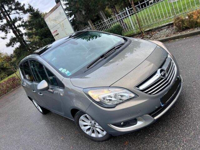 Серый Опель Мерива, объемом двигателя 1.6 л и пробегом 160 тыс. км за 8000 $, фото 2 на Automoto.ua