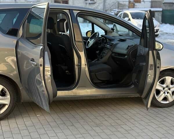 Серый Опель Мерива, объемом двигателя 1.36 л и пробегом 128 тыс. км за 7600 $, фото 5 на Automoto.ua