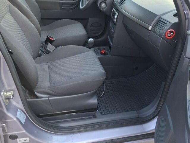 Сірий Опель Меріва, об'ємом двигуна 1.6 л та пробігом 156 тис. км за 5700 $, фото 4 на Automoto.ua