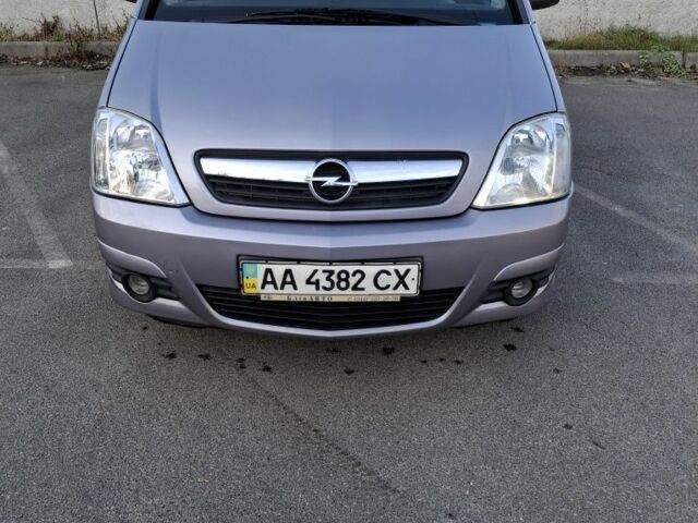 Сірий Опель Меріва, об'ємом двигуна 1.6 л та пробігом 156 тис. км за 5700 $, фото 1 на Automoto.ua