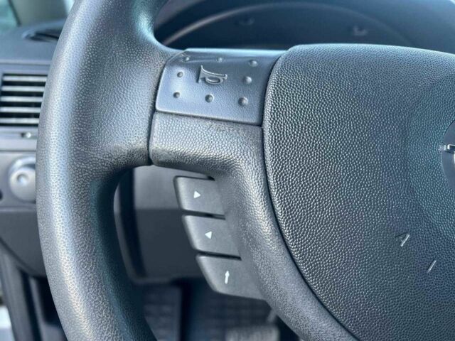 Сірий Опель Меріва, об'ємом двигуна 1.8 л та пробігом 221 тис. км за 4490 $, фото 23 на Automoto.ua