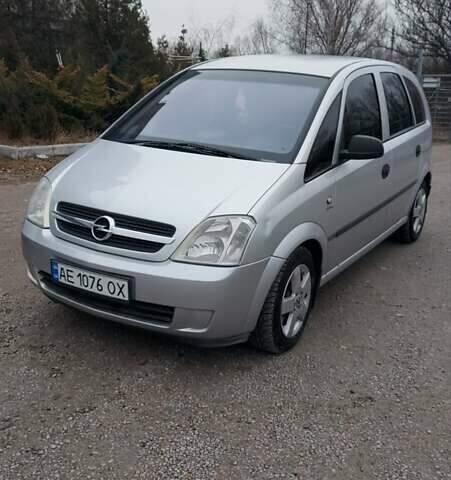 Серый Опель Мерива, объемом двигателя 1.6 л и пробегом 261 тыс. км за 4400 $, фото 10 на Automoto.ua