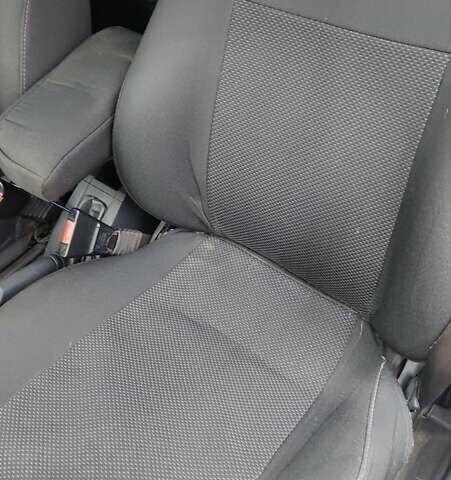 Серый Опель Мерива, объемом двигателя 1.6 л и пробегом 261 тыс. км за 4400 $, фото 4 на Automoto.ua