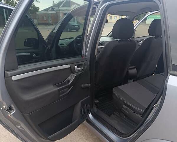 Серый Опель Мерива, объемом двигателя 1.6 л и пробегом 219 тыс. км за 4400 $, фото 21 на Automoto.ua