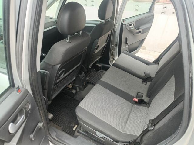 Серый Опель Мерива, объемом двигателя 1.6 л и пробегом 195 тыс. км за 3599 $, фото 6 на Automoto.ua