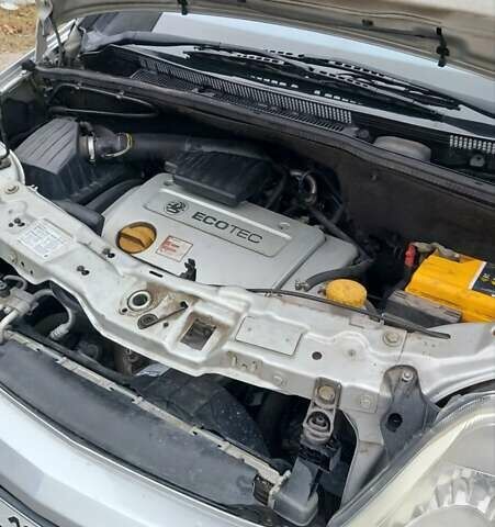 Серый Опель Мерива, объемом двигателя 1.6 л и пробегом 261 тыс. км за 4400 $, фото 5 на Automoto.ua