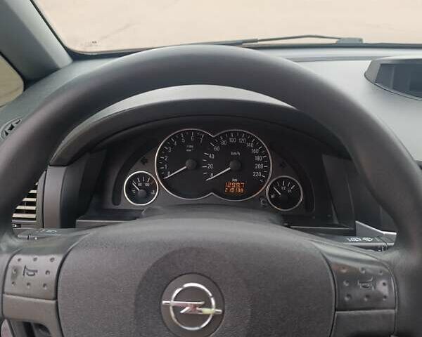 Серый Опель Мерива, объемом двигателя 1.6 л и пробегом 219 тыс. км за 4400 $, фото 10 на Automoto.ua