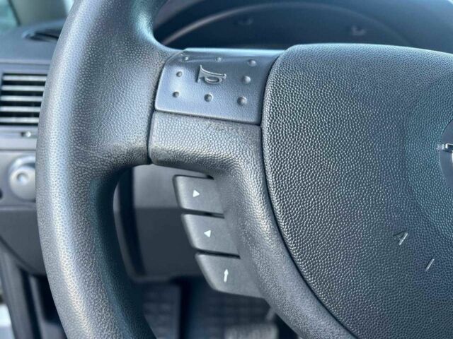 Сірий Опель Меріва, об'ємом двигуна 1.8 л та пробігом 221 тис. км за 5590 $, фото 23 на Automoto.ua