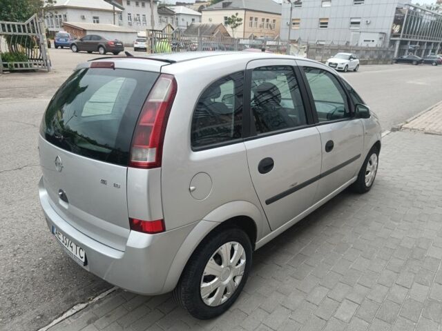 Серый Опель Мерива, объемом двигателя 1.6 л и пробегом 195 тыс. км за 3599 $, фото 2 на Automoto.ua