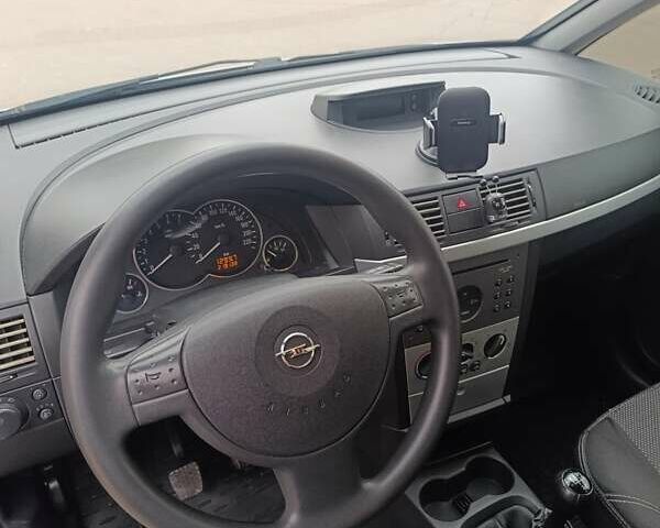 Серый Опель Мерива, объемом двигателя 1.6 л и пробегом 219 тыс. км за 4400 $, фото 9 на Automoto.ua