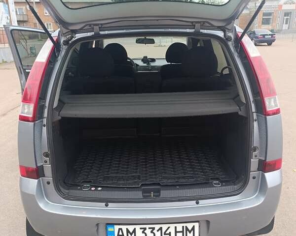 Серый Опель Мерива, объемом двигателя 1.6 л и пробегом 219 тыс. км за 4400 $, фото 8 на Automoto.ua