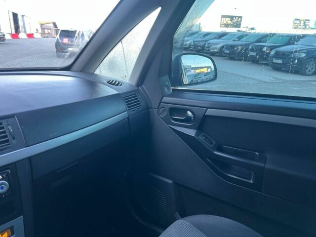 Серый Опель Мерива, объемом двигателя 1.8 л и пробегом 221 тыс. км за 5590 $, фото 30 на Automoto.ua