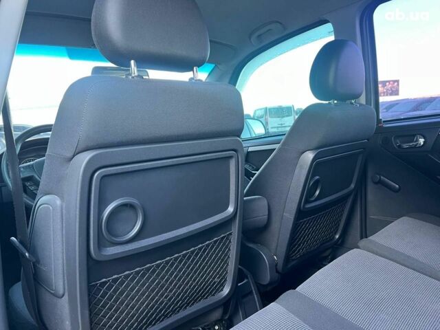 Серый Опель Мерива, объемом двигателя 1.8 л и пробегом 221 тыс. км за 5590 $, фото 33 на Automoto.ua