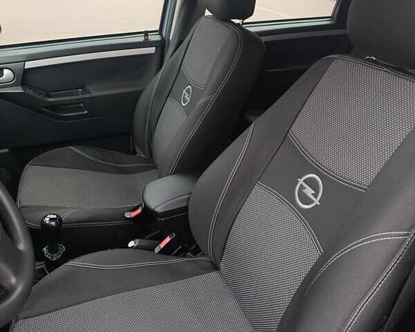 Серый Опель Мерива, объемом двигателя 1.6 л и пробегом 219 тыс. км за 4400 $, фото 13 на Automoto.ua