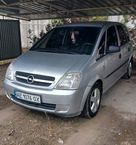 Серый Опель Мерива, объемом двигателя 1.6 л и пробегом 261 тыс. км за 4400 $, фото 7 на Automoto.ua