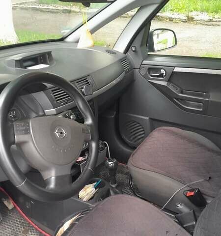 Сірий Опель Меріва, об'ємом двигуна 1.6 л та пробігом 170 тис. км за 4200 $, фото 4 на Automoto.ua