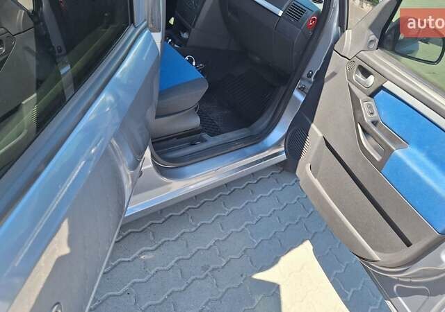 Сірий Опель Меріва, об'ємом двигуна 1.6 л та пробігом 275 тис. км за 5200 $, фото 8 на Automoto.ua