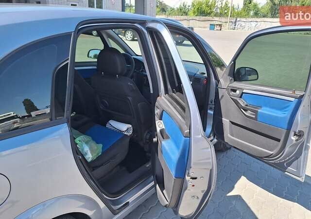 Сірий Опель Меріва, об'ємом двигуна 1.6 л та пробігом 275 тис. км за 5200 $, фото 6 на Automoto.ua