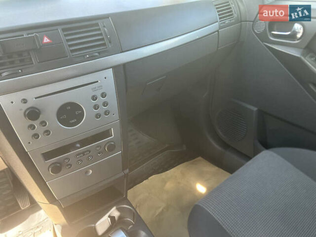 Сірий Опель Меріва, об'ємом двигуна 1.8 л та пробігом 150 тис. км за 4999 $, фото 13 на Automoto.ua
