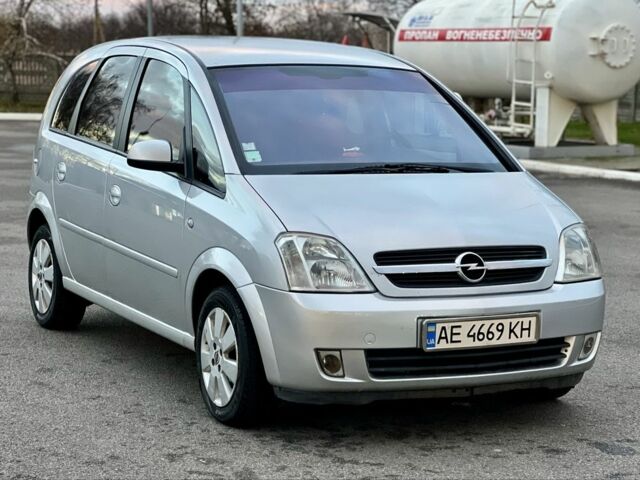 Серый Опель Мерива, объемом двигателя 1.6 л и пробегом 173 тыс. км за 4599 $, фото 6 на Automoto.ua