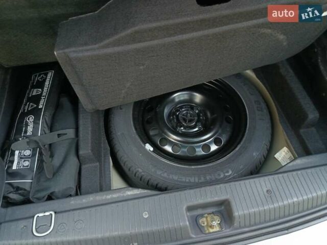 Серый Опель Мерива, объемом двигателя 1.6 л и пробегом 214 тыс. км за 3798 $, фото 20 на Automoto.ua