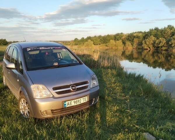 Сірий Опель Меріва, об'ємом двигуна 1.6 л та пробігом 200 тис. км за 5000 $, фото 8 на Automoto.ua